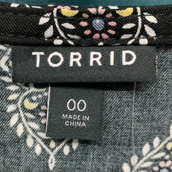 NWT Torrid Black Medallion Challis Trapeze Dress Size 00 - Picture 3 of 6